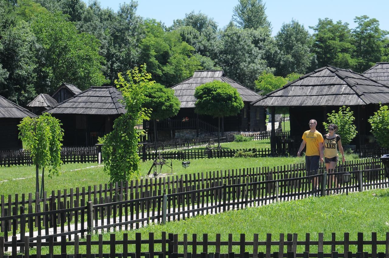 Etno Selo Moravski Konaci Velika Plana Exterior foto